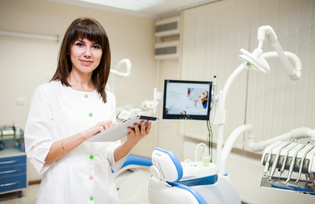 What Role Does Dental Digital Marketing Play in Building a Strong Online Presence?
